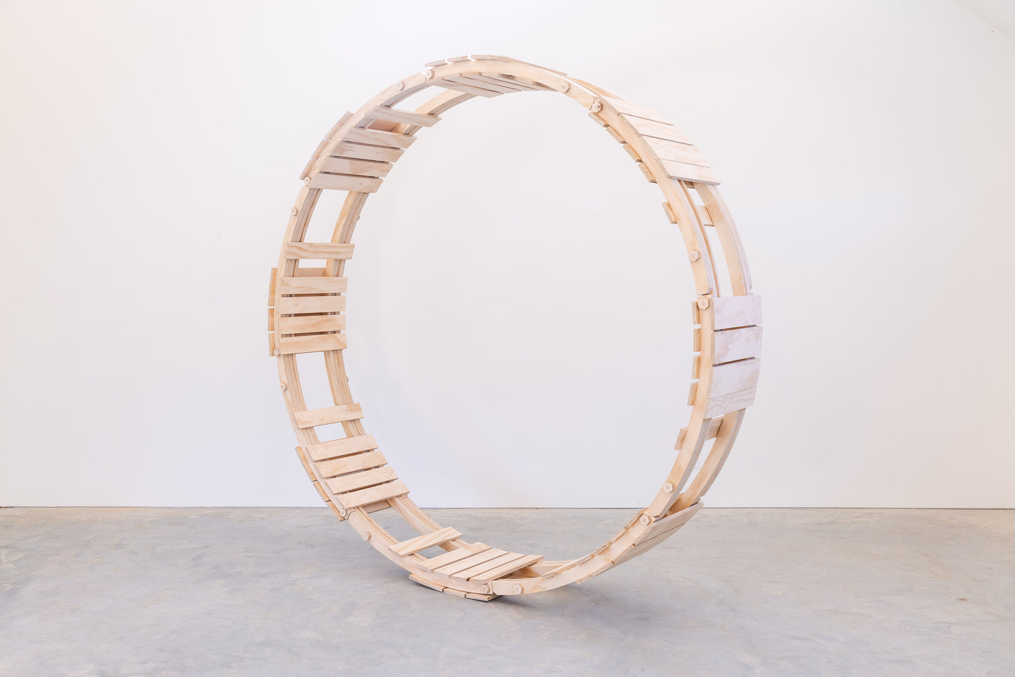 8-Man Rotation Chair