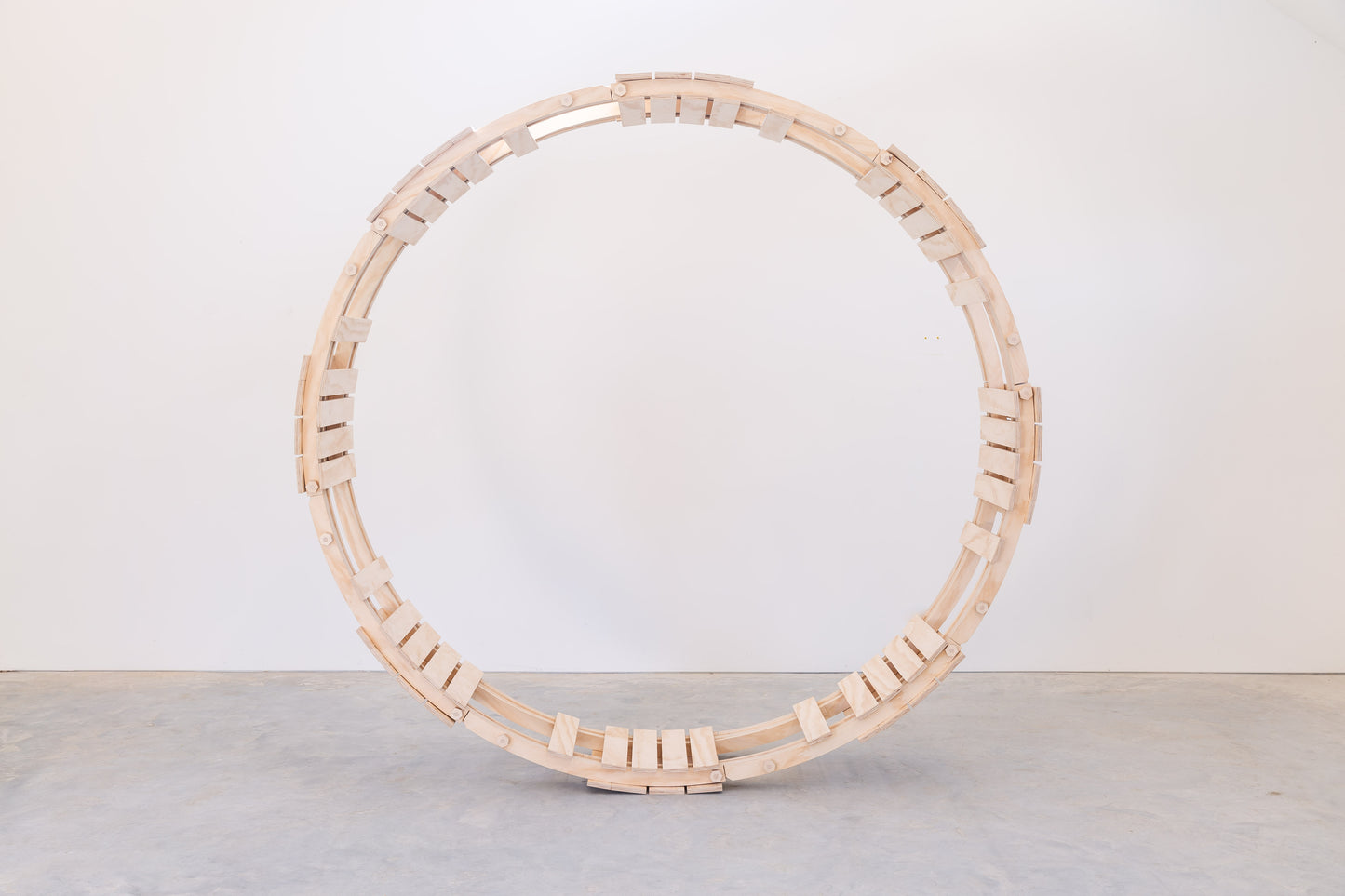 8-Man Rotation Chair