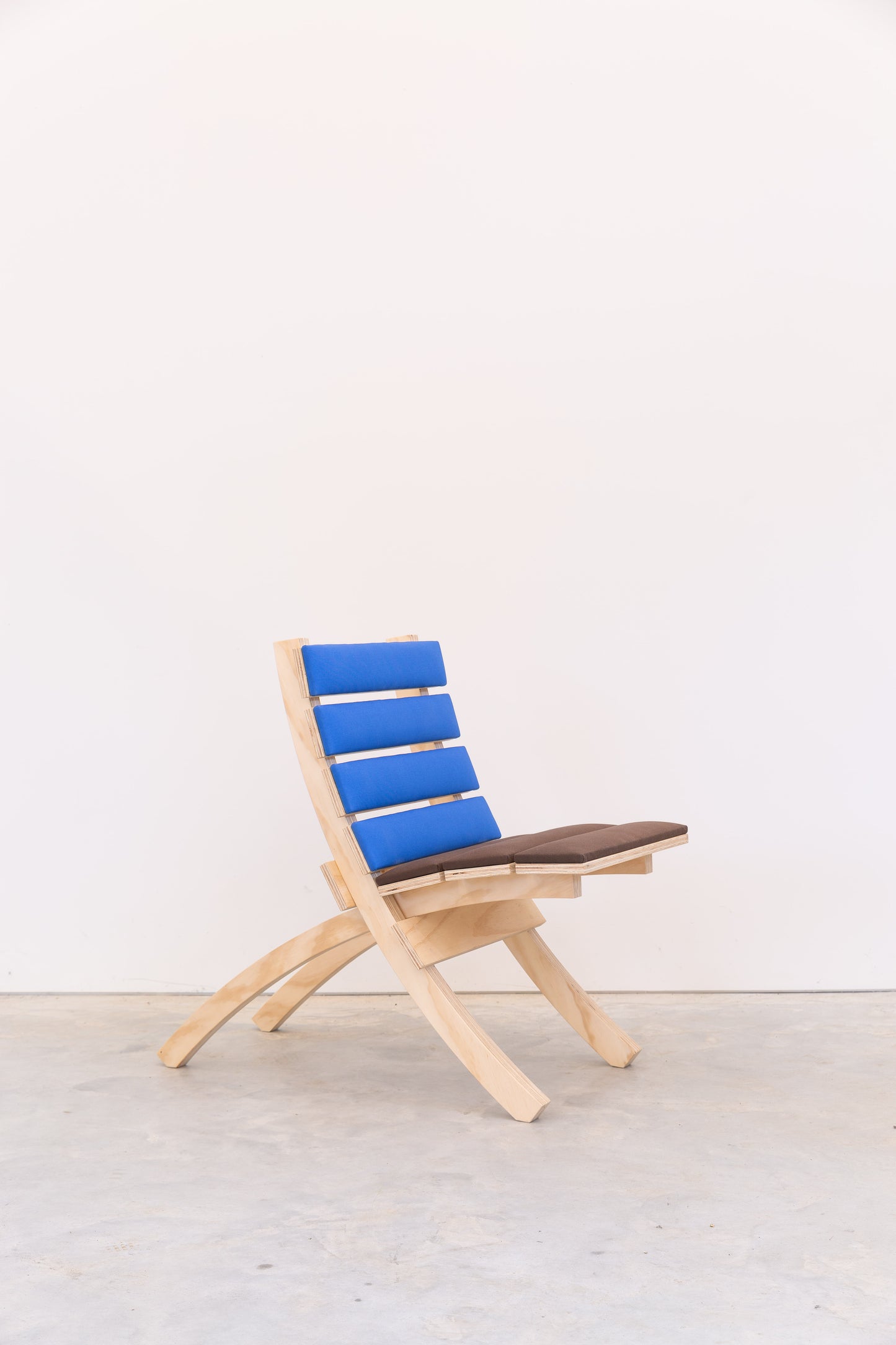 8M Chair