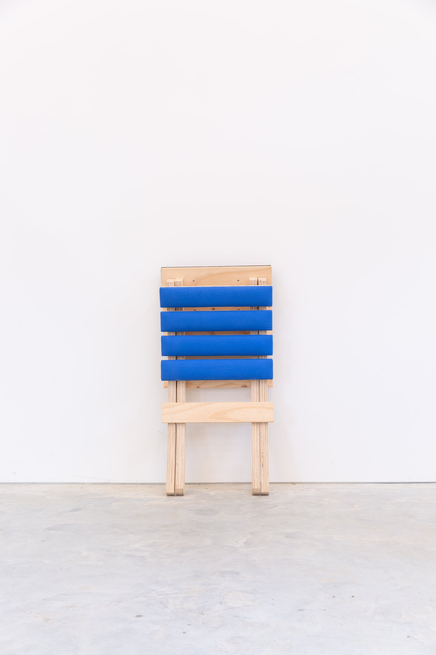 8M Chair